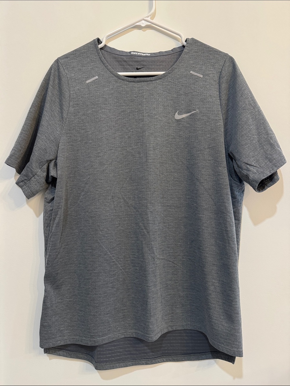 Nike Gray Short-Sleeve Performance Tee